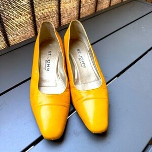 St. John Women’s Square Toe Golden Yellow Short kitten block heel Heel charm 8
